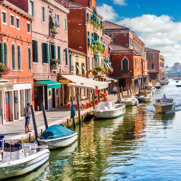 Italy Will Create a Database to Combat Illegal Tourism